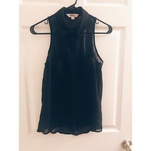 Black Sleeveless Top with Collar