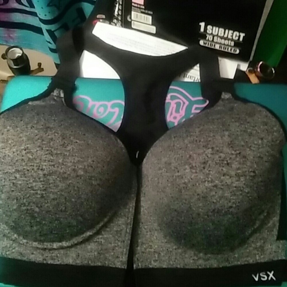 Sports bra