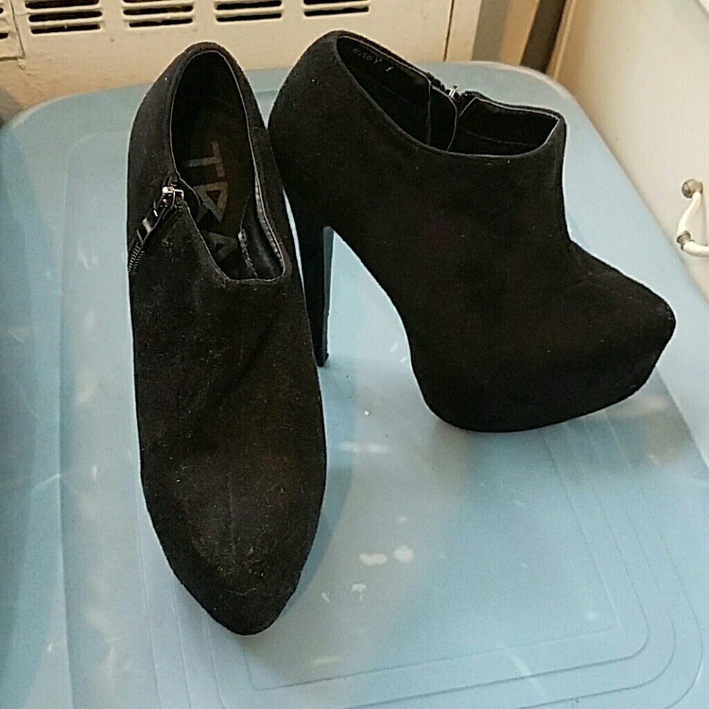 Black high heel platform shoes