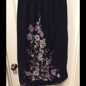 Beautiful Lightweight Skirt size 18/20
