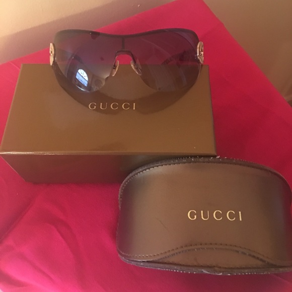 Gucci Accessories - Authentic Gucci sunglasses with gold emblem