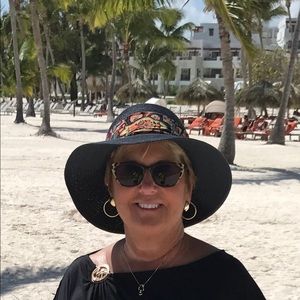 Meet your Posher, Cindy