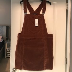 Women's dungaree dress- size US12- NWT