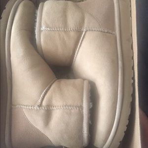 GREAT condition tan ankle uggs