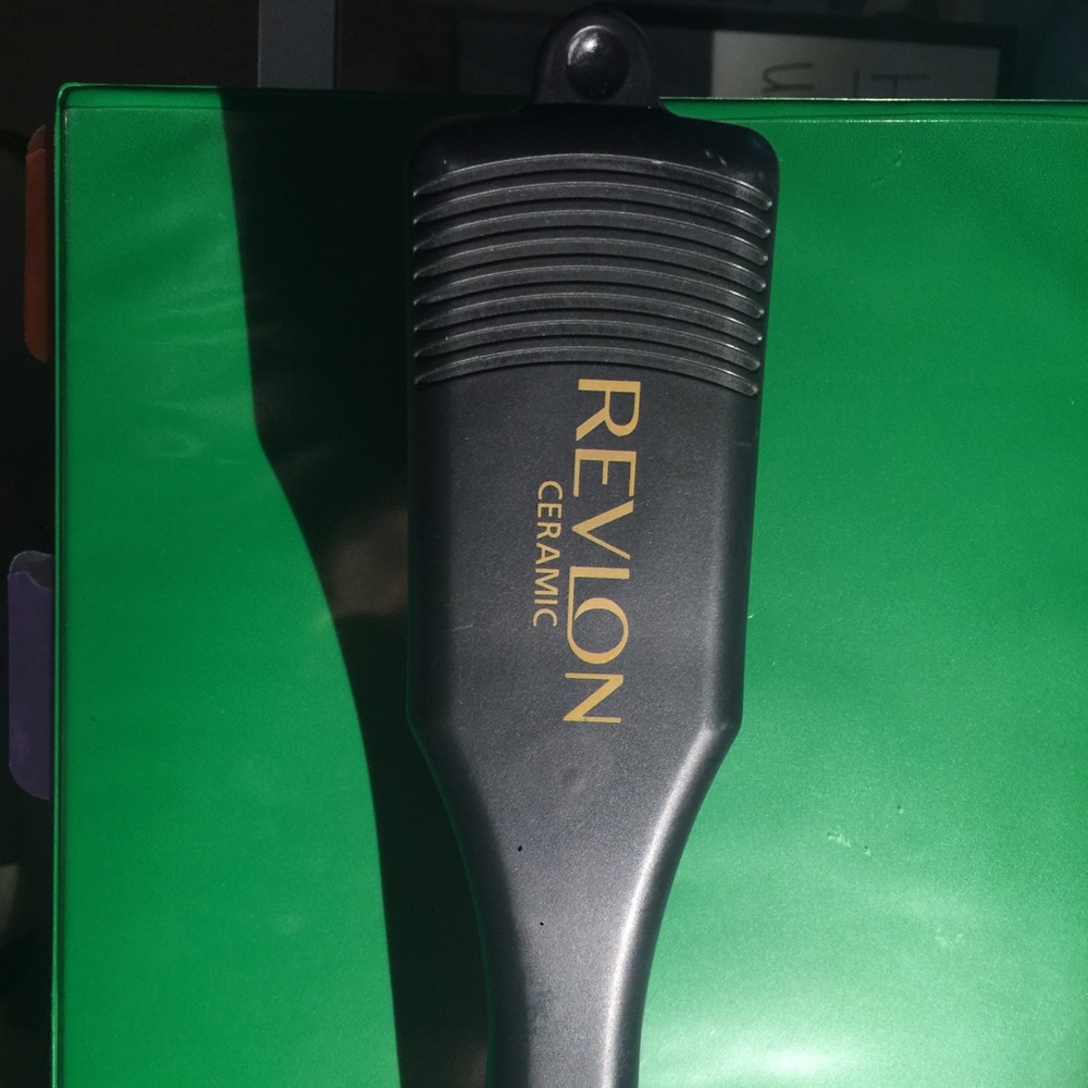 Revlon Ceramic 2-2.5 inch Straightener