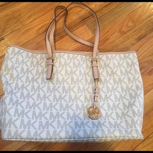 Michael Kors Jet Set Travel Zip Tote