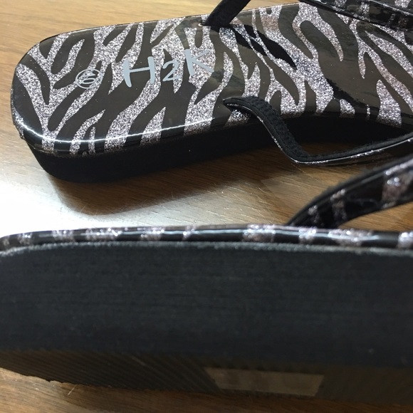 ✅Zebra Print Shiny Flip Flops✅ - Picture 2 of 3