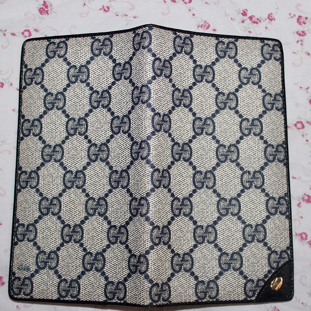 Gucci signature print card case