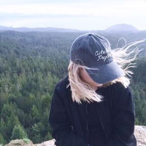 Meet your Posher, Crystal