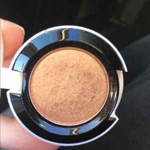MAC Veluxe Pearl Eyeshadow: Cosmic