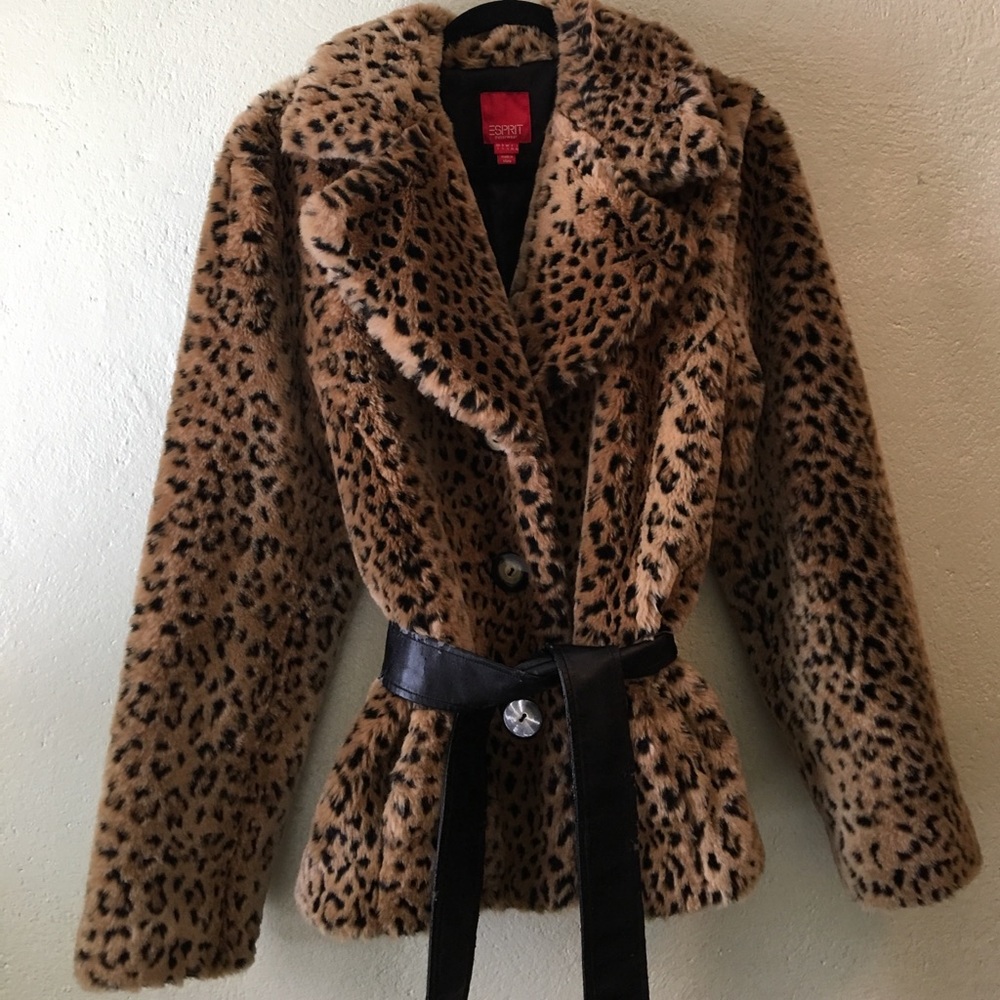Beautiful faux leopard fur jacket.