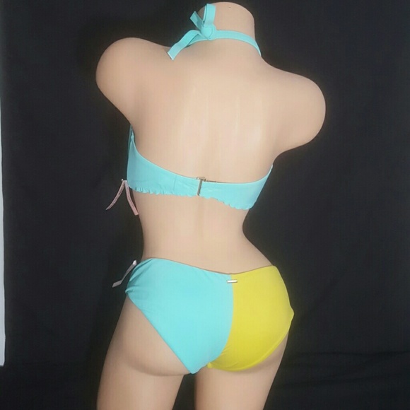 Victoria's secret 36DD MEDIUM BIKINI topNWT