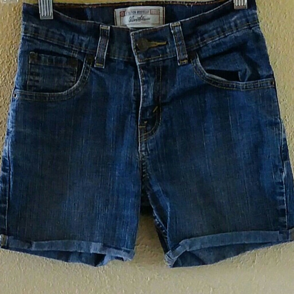 Levi's