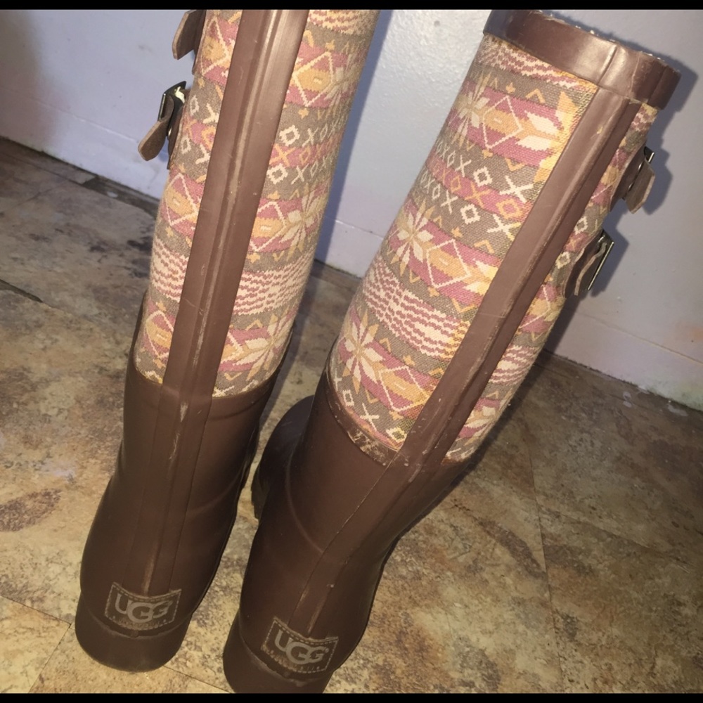 Ugg rain boots - Picture 2 of 4