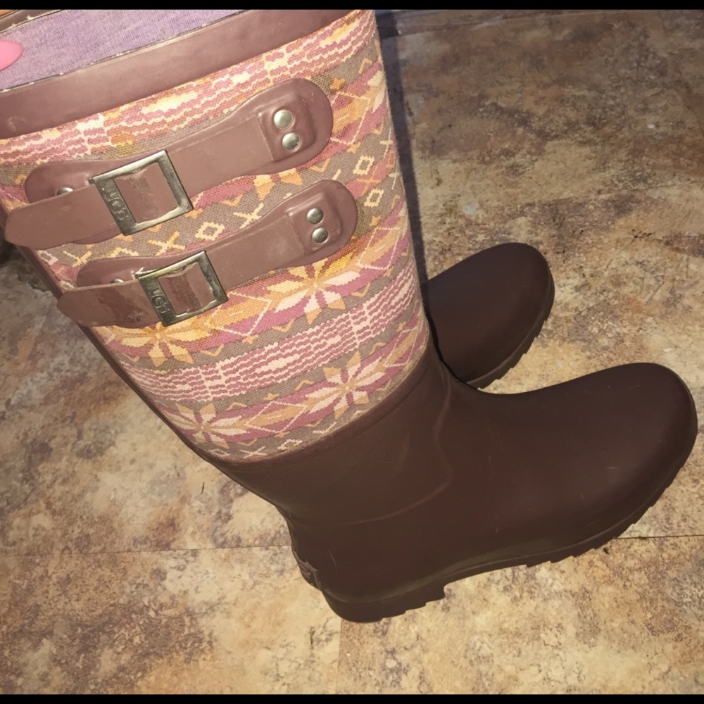 Ugg rain boots - Picture 3 of 4