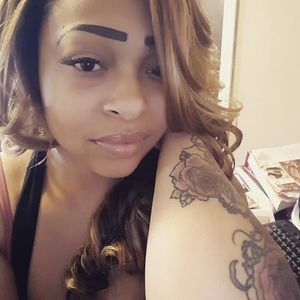 Meet your Posher, Lenora