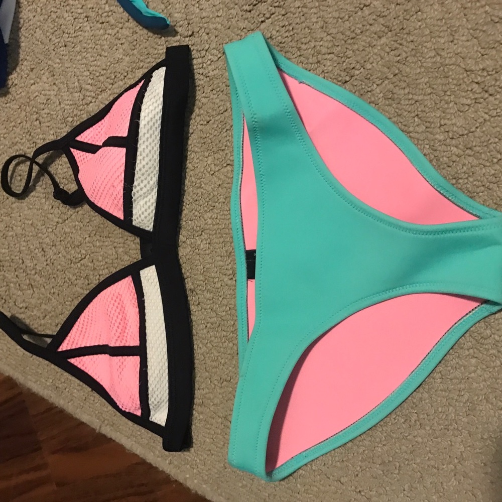 Triangl Bikini set!