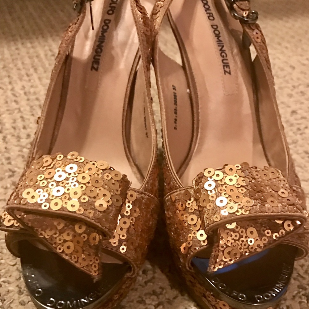 Adolfo Dominguez Sequin Pumps
