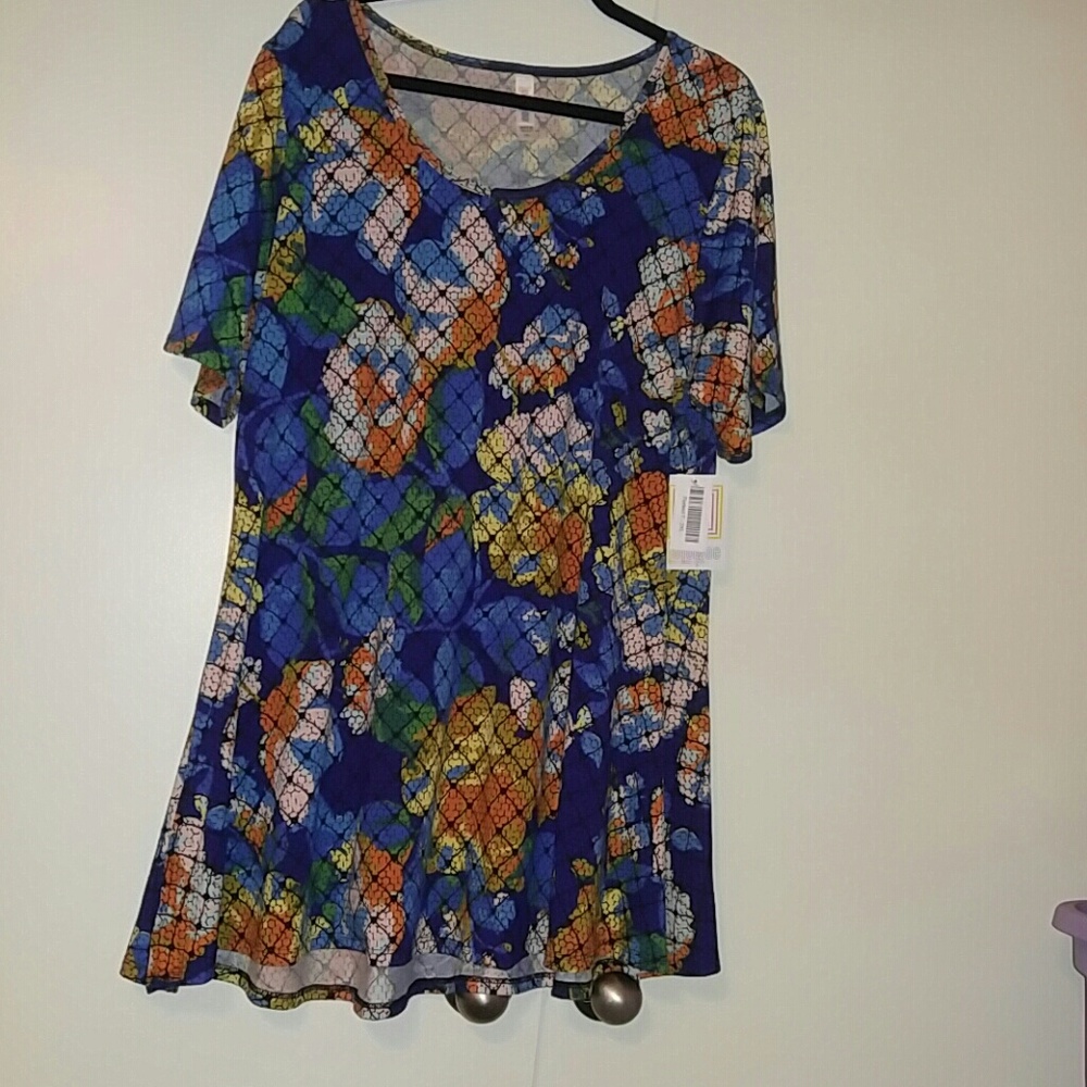 Lularoe perfect tee
