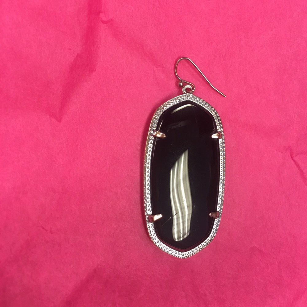 Single Kendra Scott black and gold Danielle