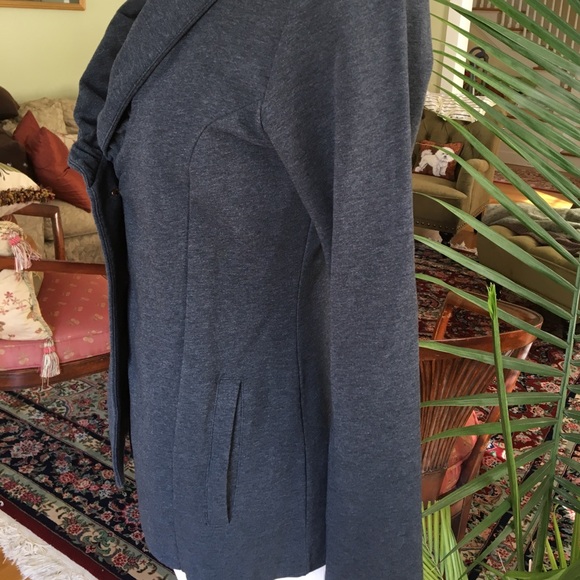 Soft grey blazer by Lilla P - Picture 3 of 6