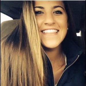 Meet your Posher, Chloe