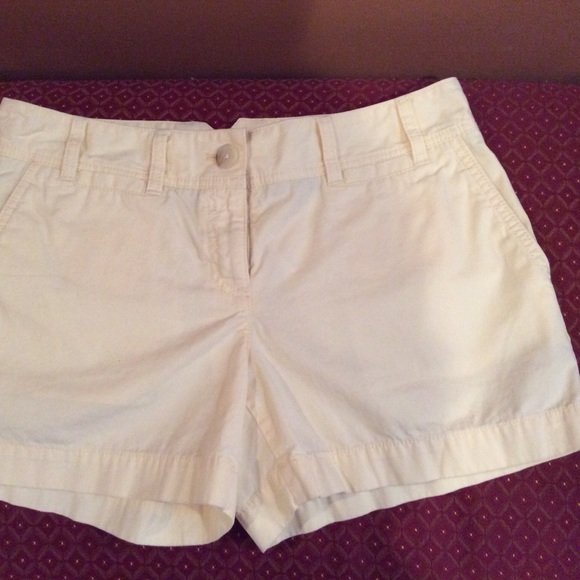 LOFT Pants - 🌼Ann Taylor Loft soft yellow shorts🌼