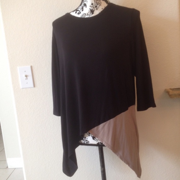 Kim & Cami Tops - Asymmetrical hem tunic top