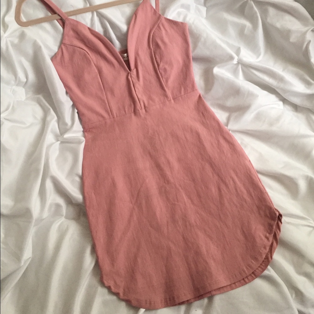 Pink bodycon plunge dress