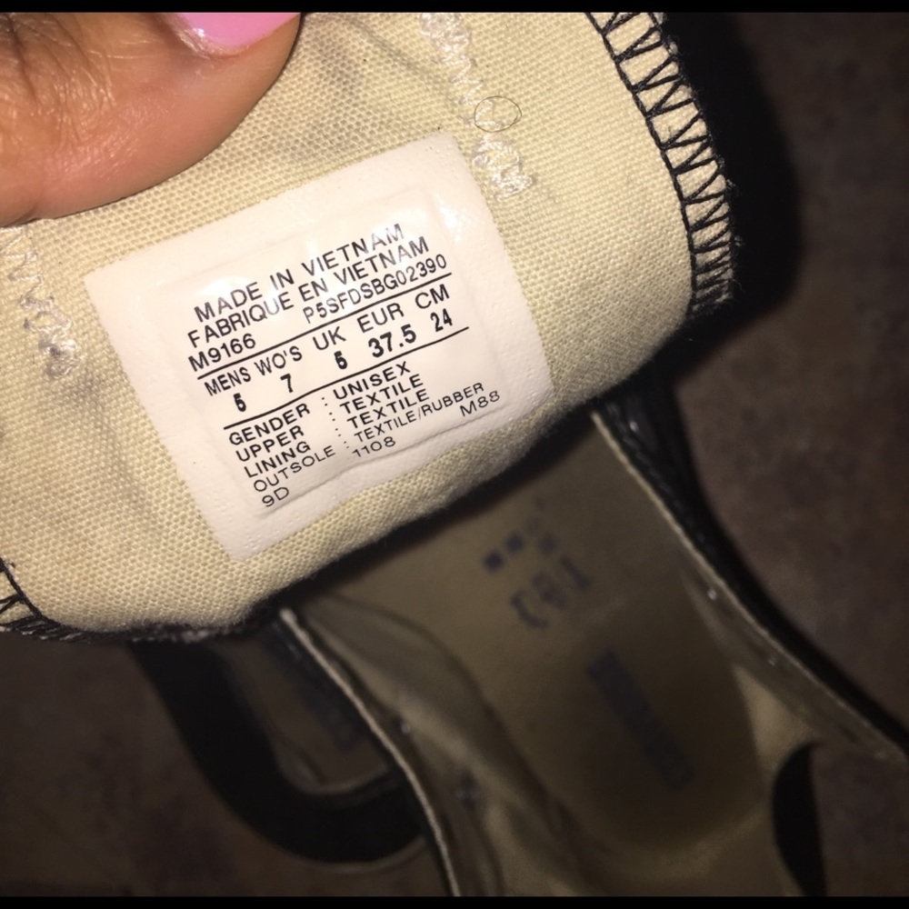 Converse - Picture 3 of 3