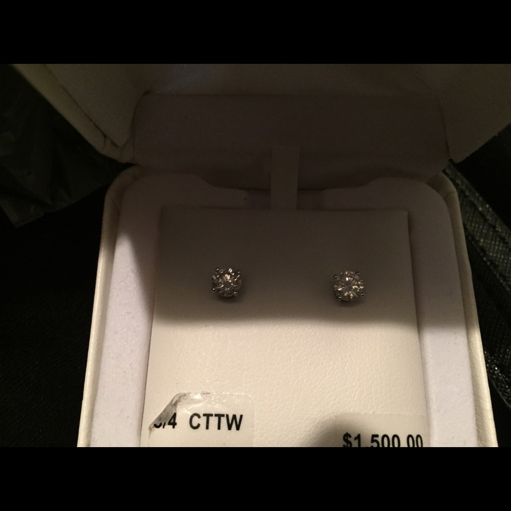 10kt white gold earrings
