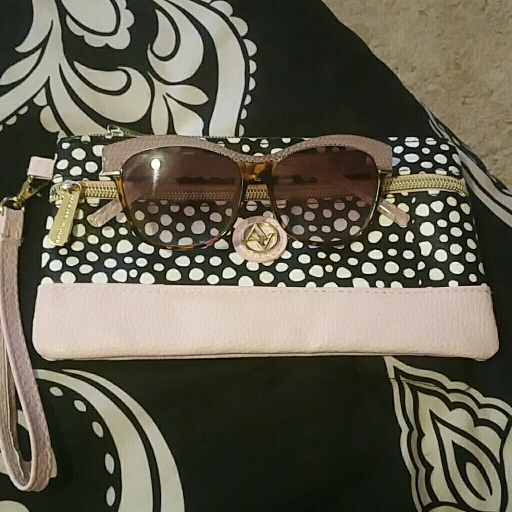 Pocket Purse/Sunglasses