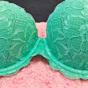 Green lace VS Pink date push-up 32dd