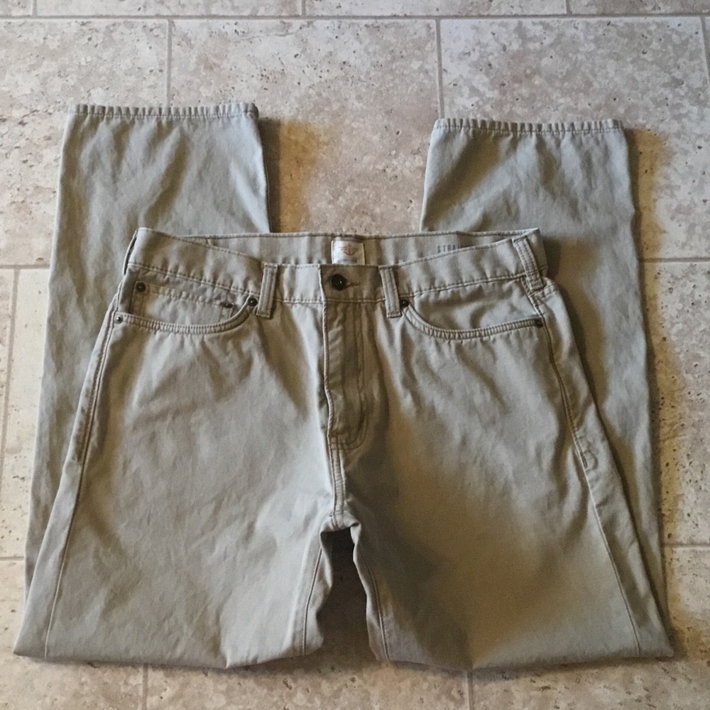 Men's Dockers tan pants.