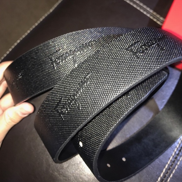 Brand new never worn ferragamo belt display picture 2