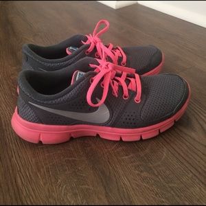 Women's Nike sneakers