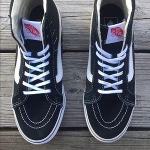 VANS SK8-HI WHITE/BLACK SIZE 7 WOMEN 5.5 BOYS