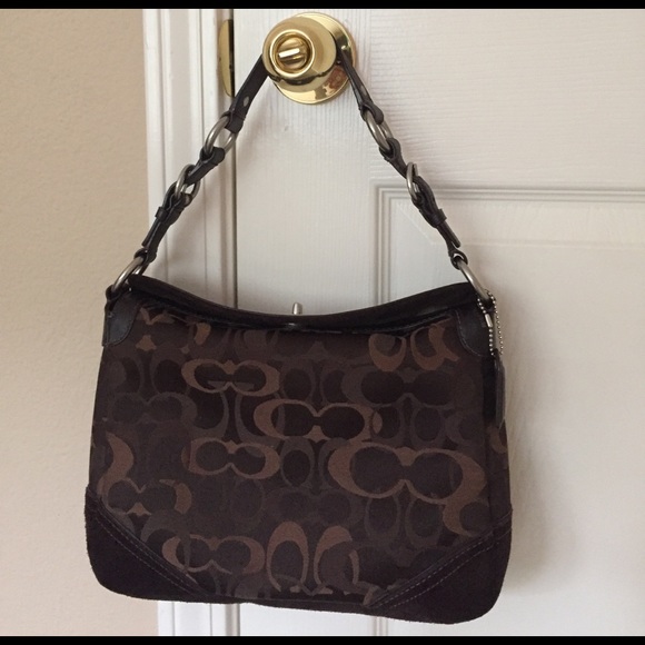 🆑EARANCE! Coach signature handbag. - Picture 2 of 4