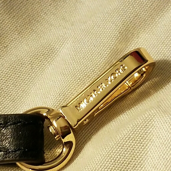 Sold - Picture 3 of 5