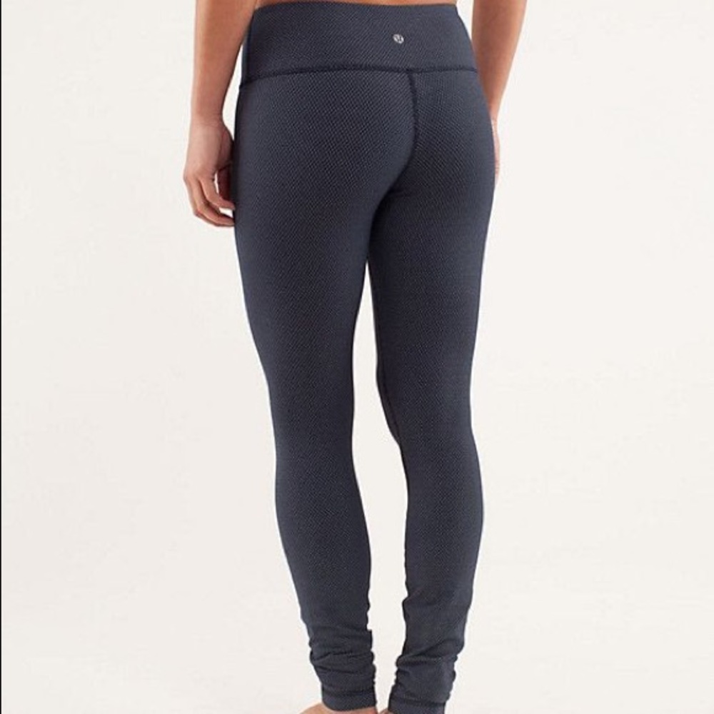 Lululemon Diamond Dot Wunder Under