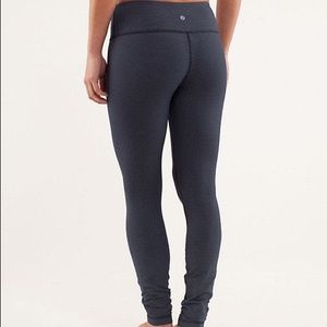 Lululemon Diamond Dot Wunder Under