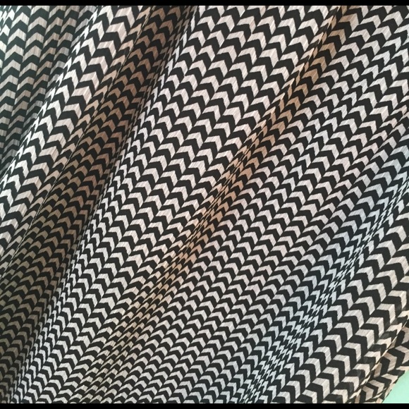 Geometric top - Picture 2 of 2