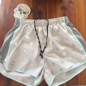 💕 VS Pink Hologram Skull Shorts.