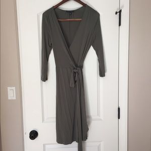 Banana republic olive green wrap dress small