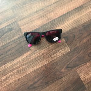 Vineyard vines sunglasses!