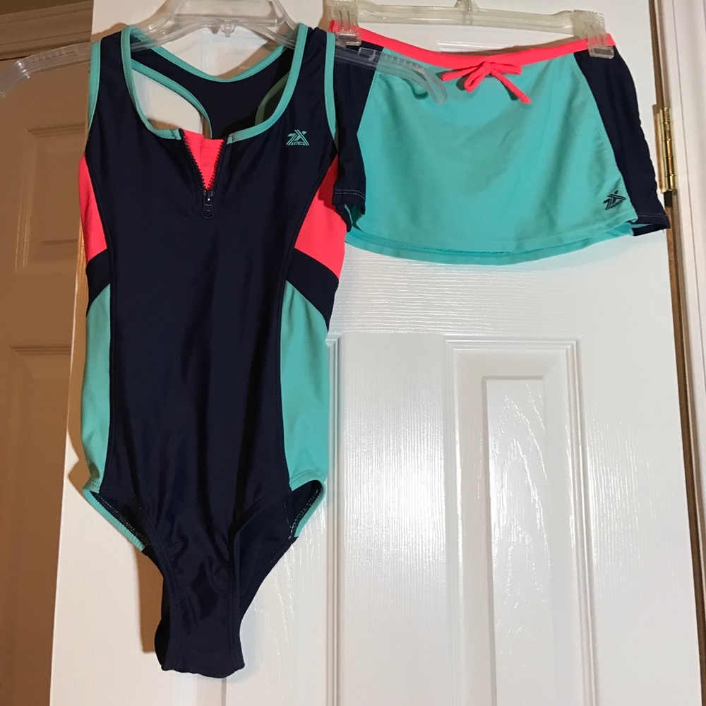 EUC girls size 10 swimsuit.