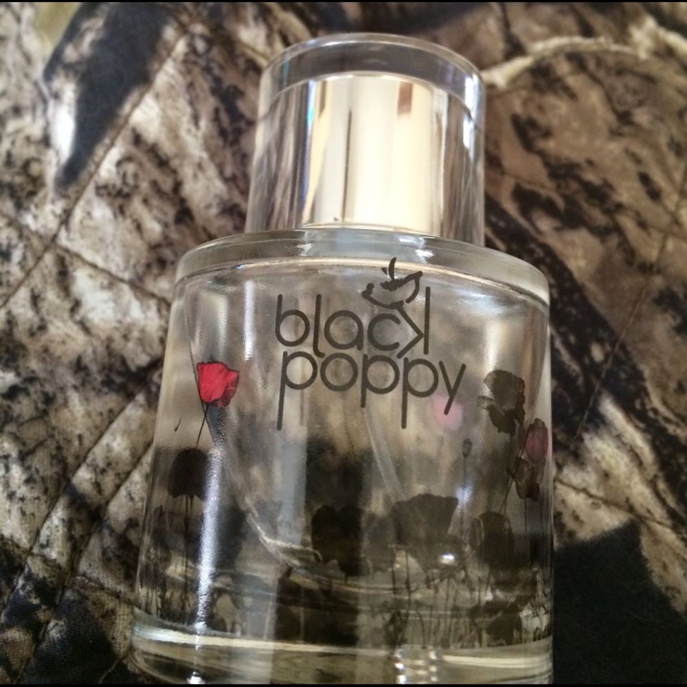 Black Poppy by pacsun 1.7 oz sprayed once,