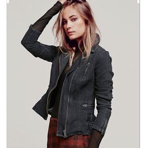 Free people back denim jacket in black wash 💞