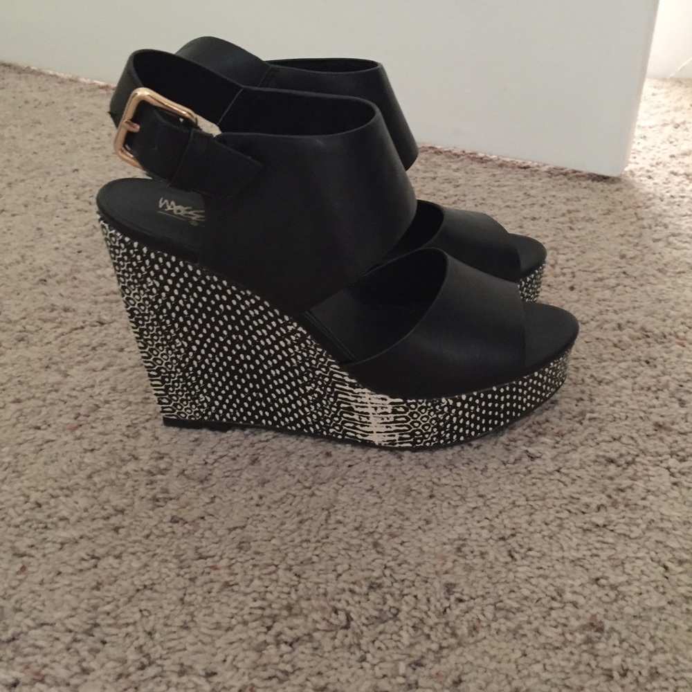 Mossimo Size 8 4 inch wedges
