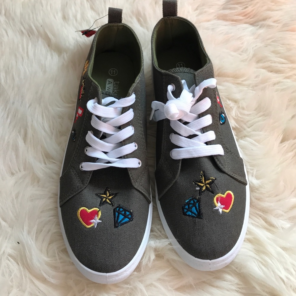 Canvas shoe